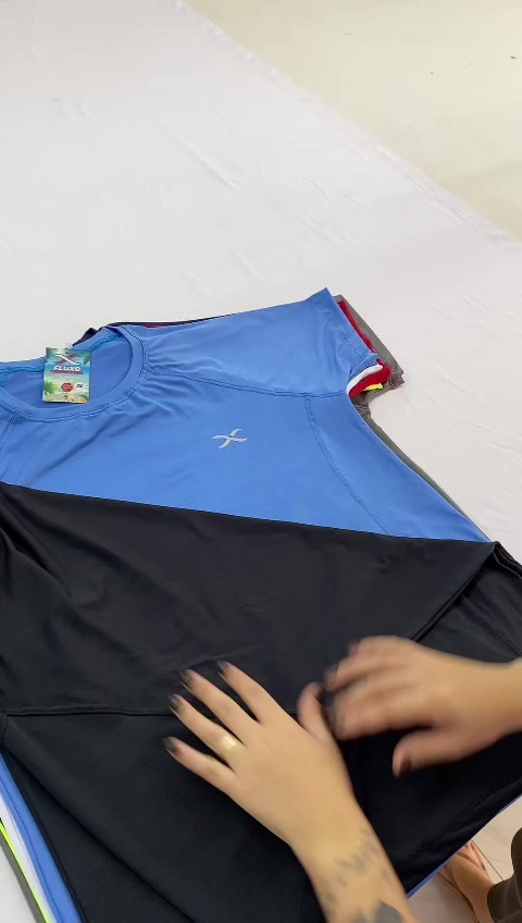 Kit com 3 camisetas de academia, dry fit, tecido com toque geladinho